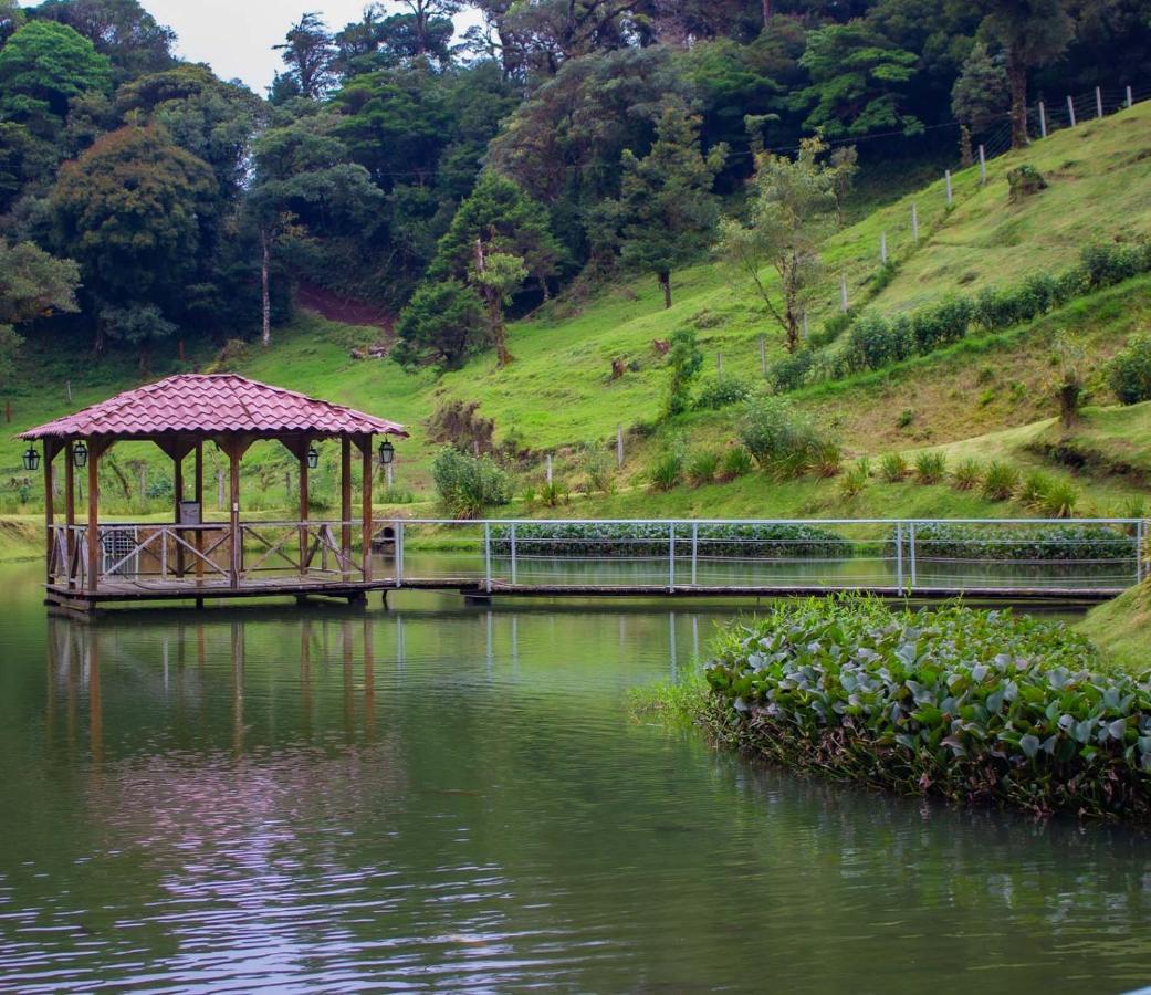 Burbi Lake Lodge Monteverde Εξωτερικό φωτογραφία