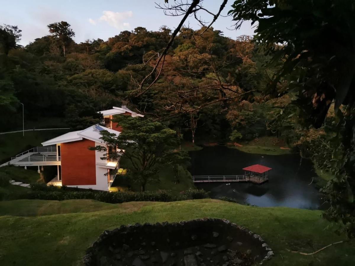 Burbi Lake Lodge Monteverde Εξωτερικό φωτογραφία