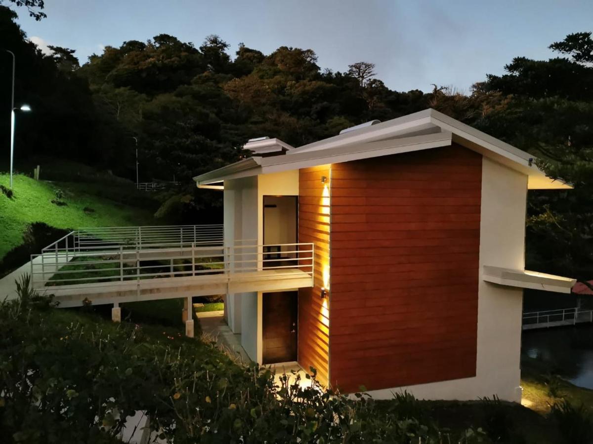 Burbi Lake Lodge Monteverde Εξωτερικό φωτογραφία