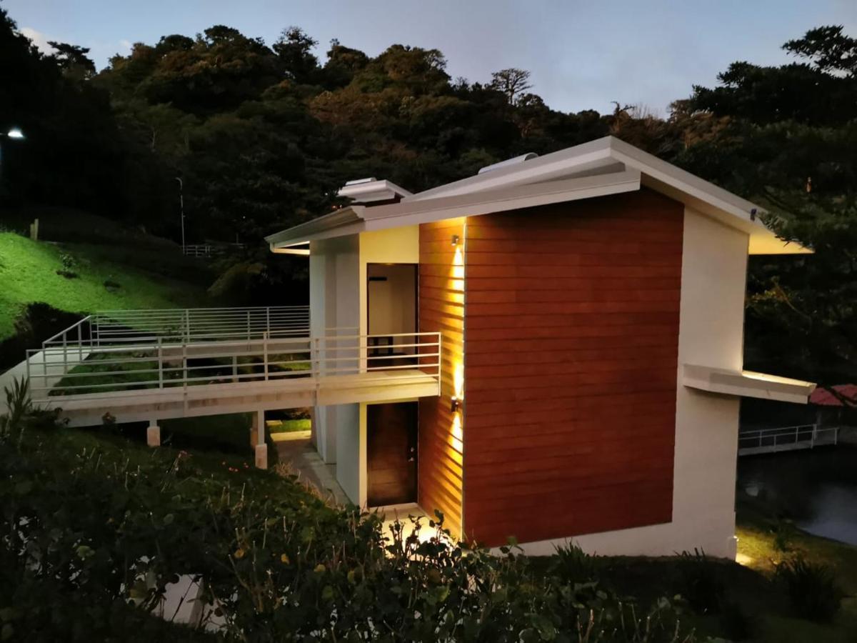 Burbi Lake Lodge Monteverde Εξωτερικό φωτογραφία